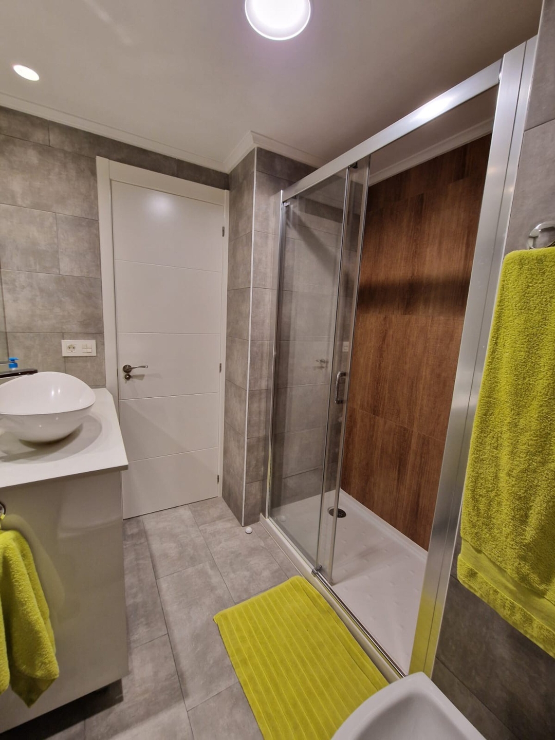 AH Full&Roomy Auditorio de Oviedo. VUT-6502-AS 9 Asturias Holidays