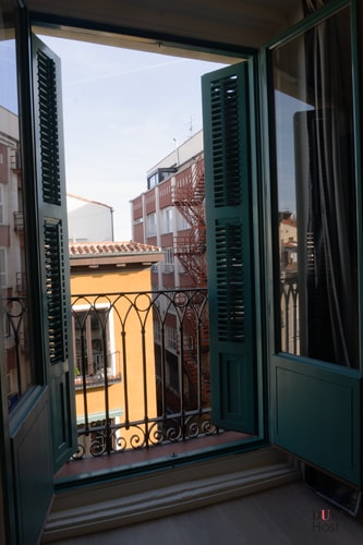 Malasaña Urban Rooms - Exterior Double Room with Private Bathroom