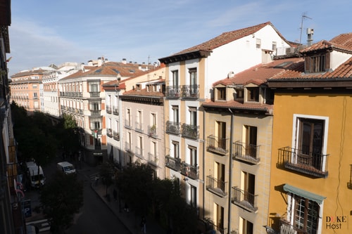 Malasaña Urban Rooms | Exterior Room with Bathroom
