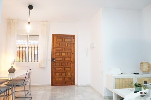 Divina Enfermera Apartments - Bajo A