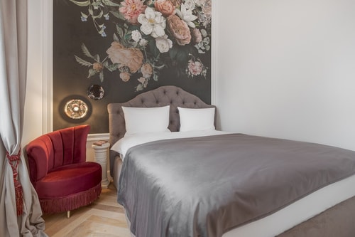 Arta Residence Four FlatWhite Properties