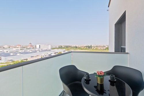 Porto Flat FlatWhite Properties