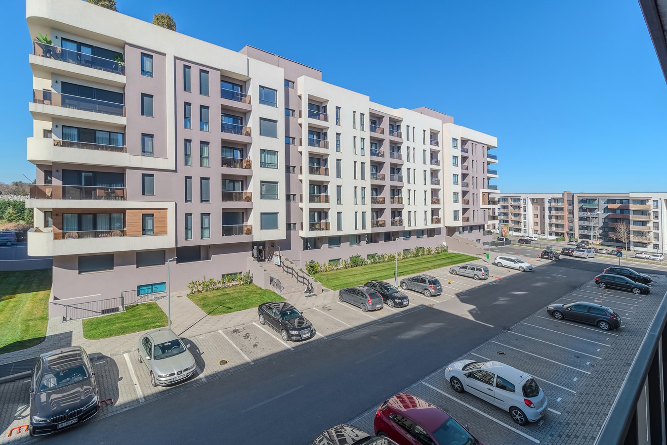 Ceyrat Flat 20 FlatWhite Properties