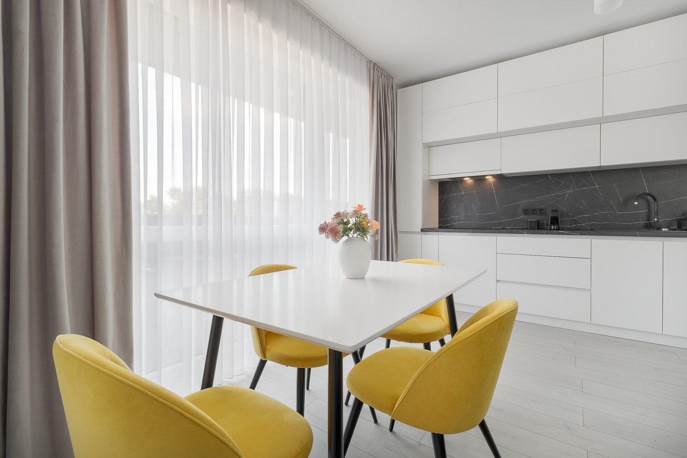 Blanco 8 FlatWhite Properties