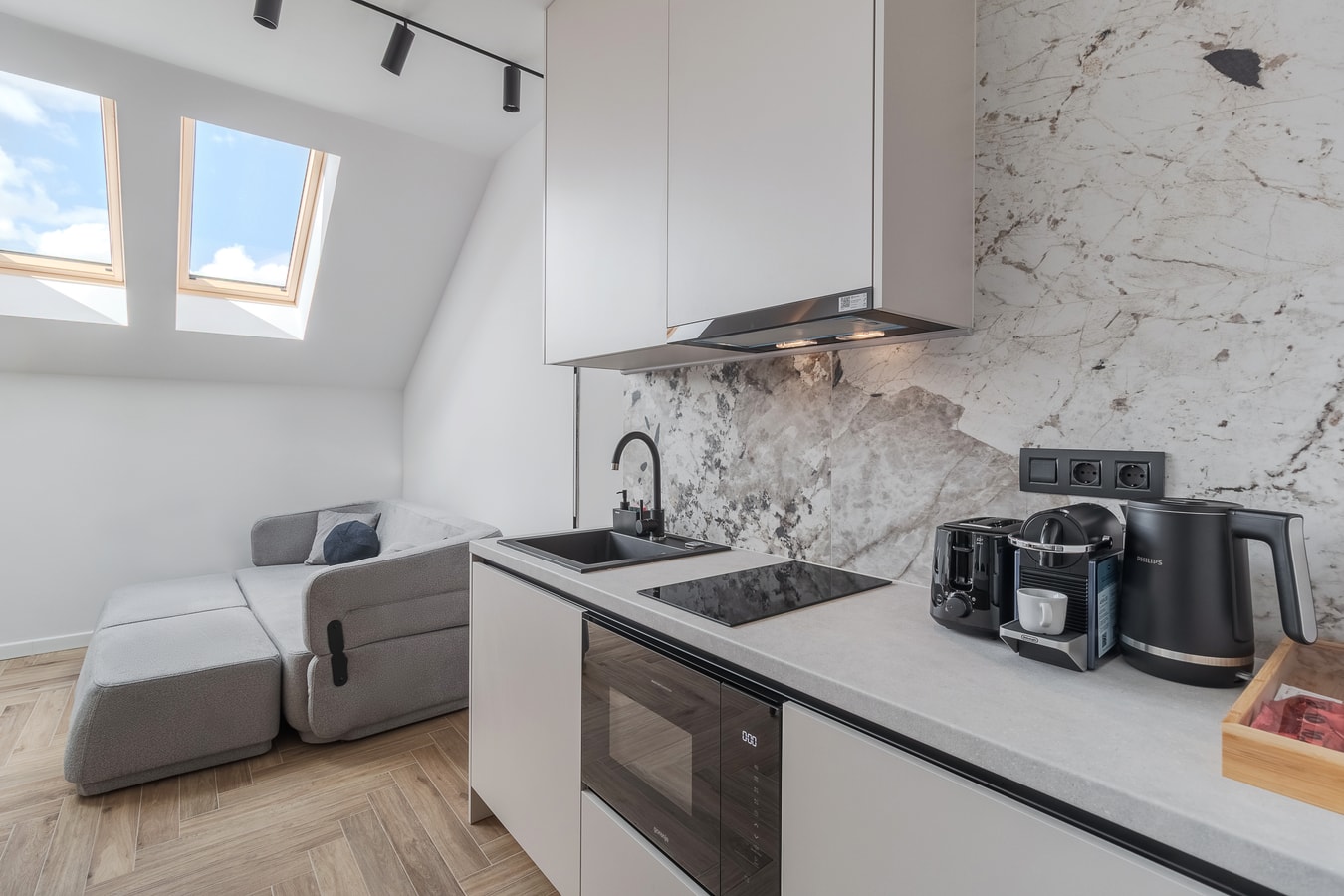 Lite Residence 07 9 FlatWhite Properties