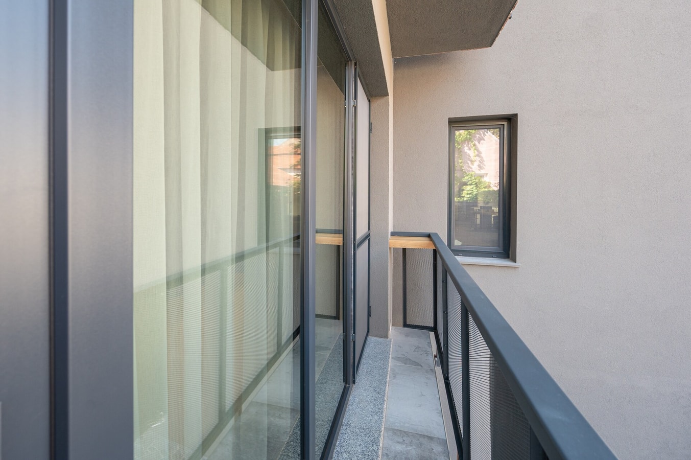 Calvin One 11 FlatWhite Properties