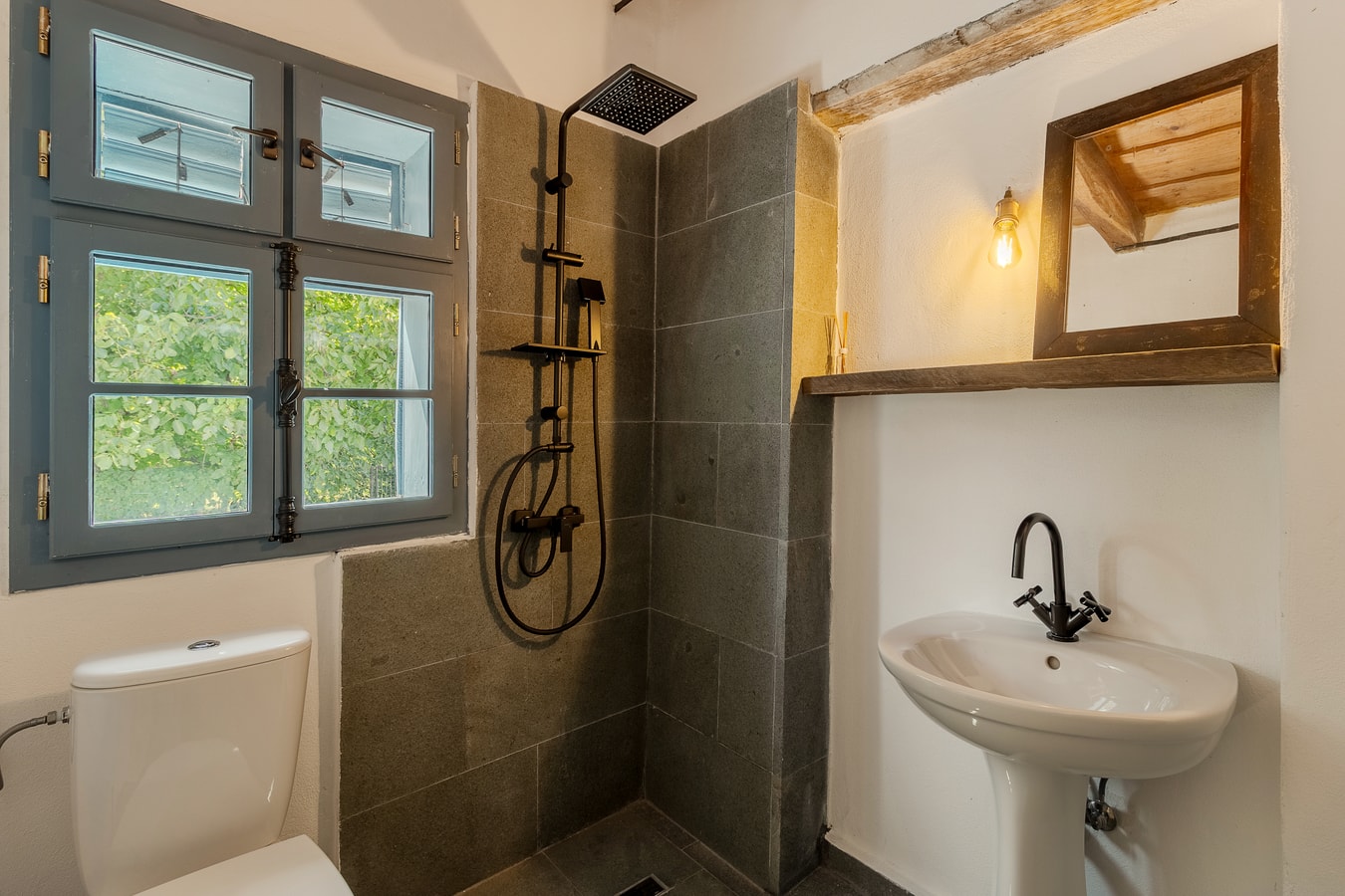 Casa Veche Leheceni (8-Room Country House) 60 FlatWhite Properties