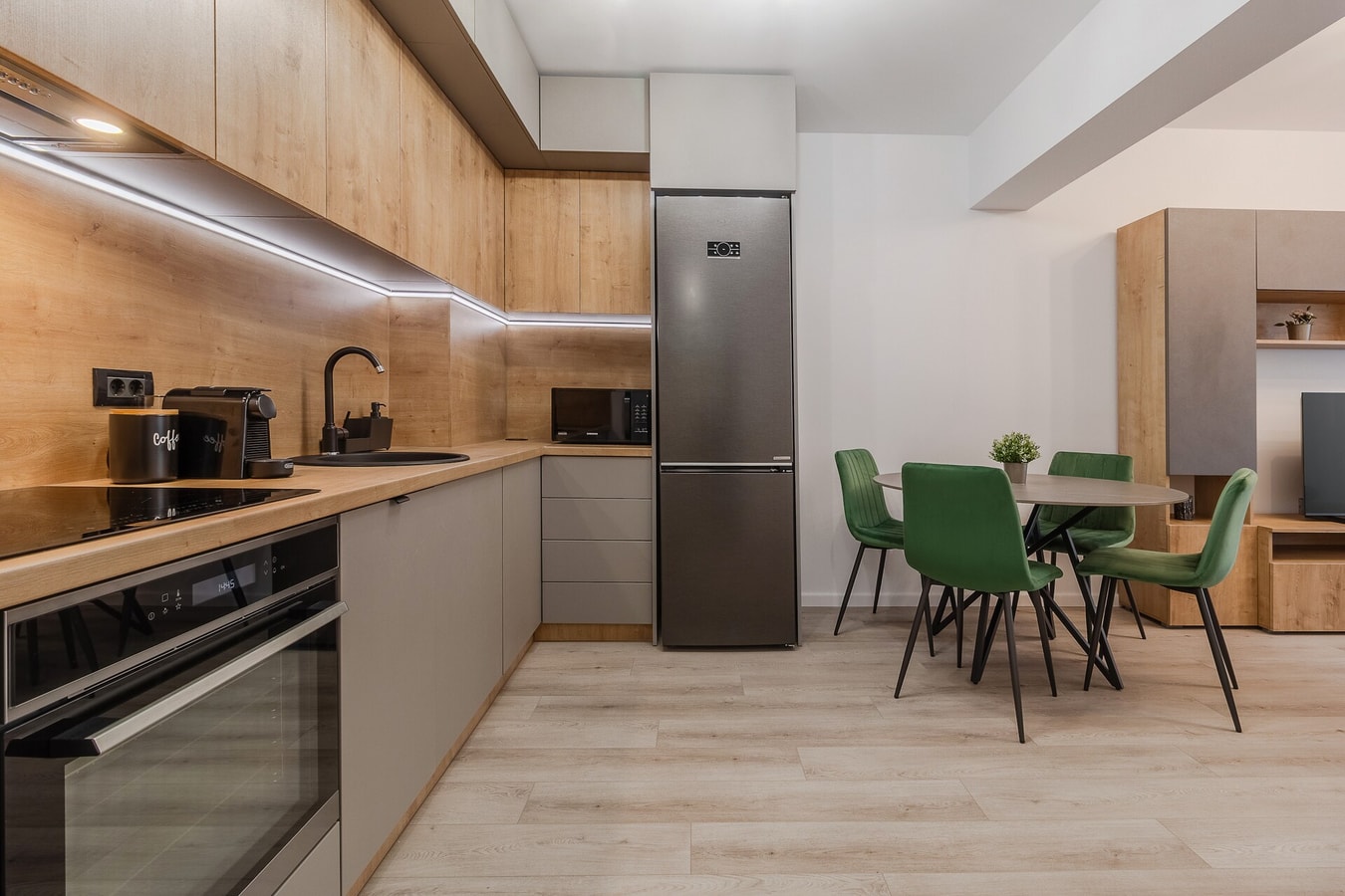 Arena Vista 8 FlatWhite Properties