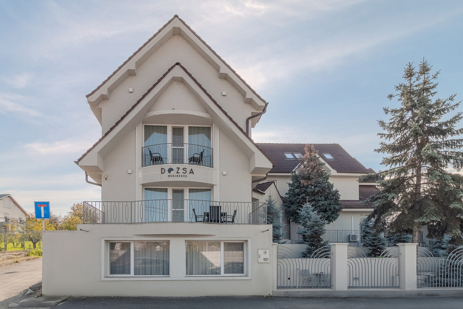 Dozsa Residence Six with private parking 17 FlatWhite Properties
