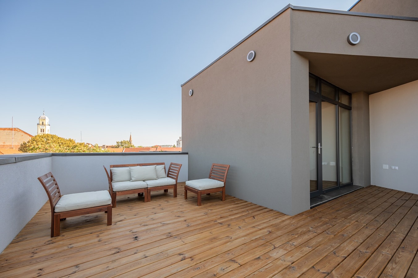 Calvin Four 15 FlatWhite Properties