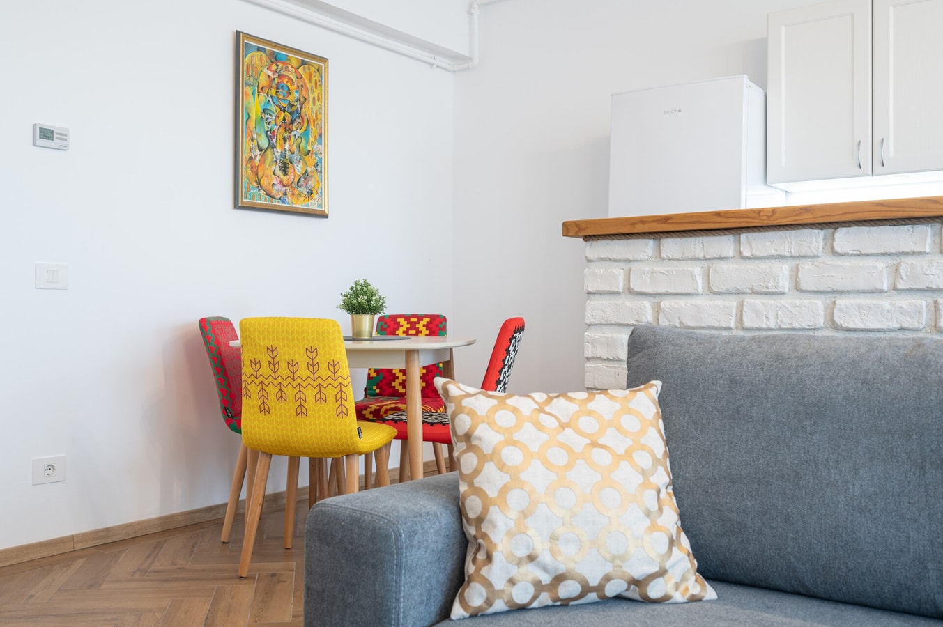 Brick Flats 803 - White Bricks Flat 10 FlatWhite Properties