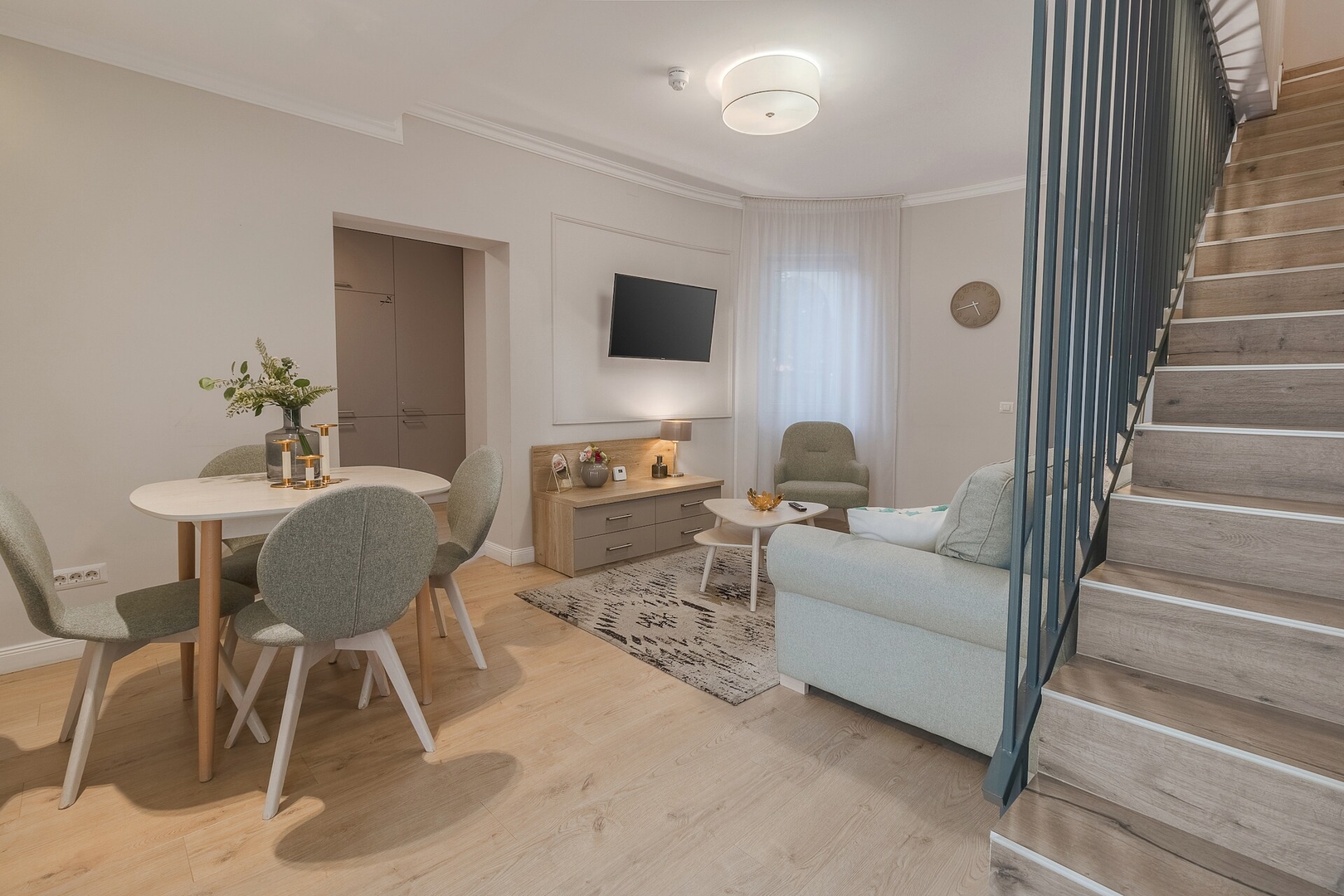 Dozsa Residence Three, split level apartment 6 FlatWhite Properties