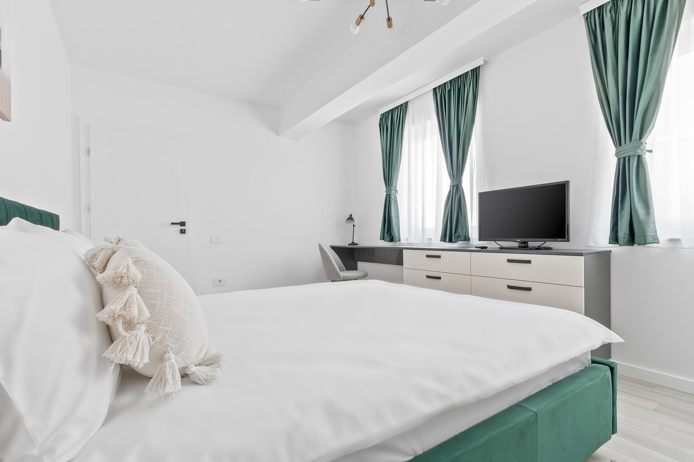 Park View 7 FlatWhite Properties