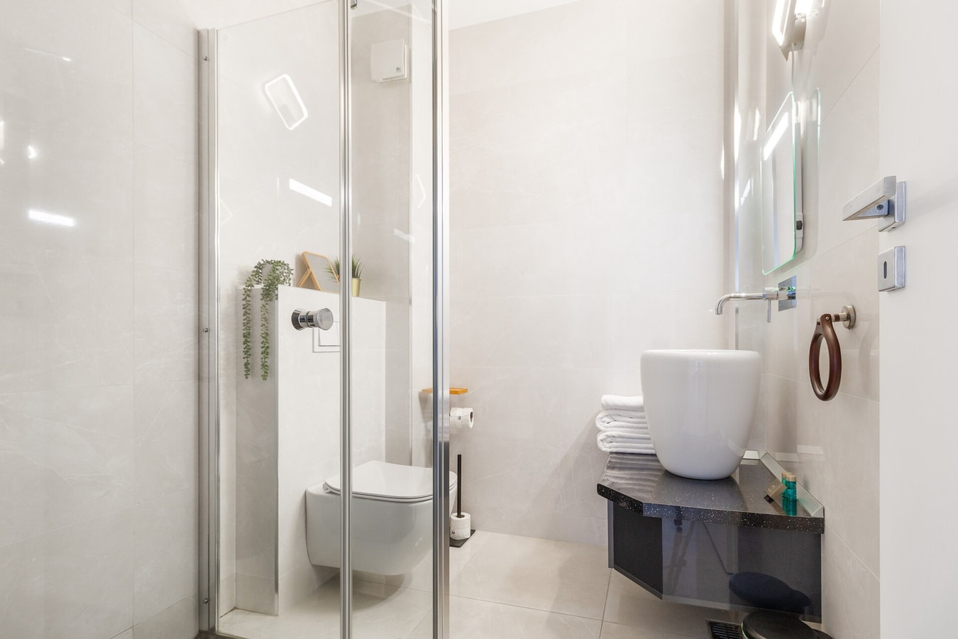 Lotus Flat 14 FlatWhite Properties