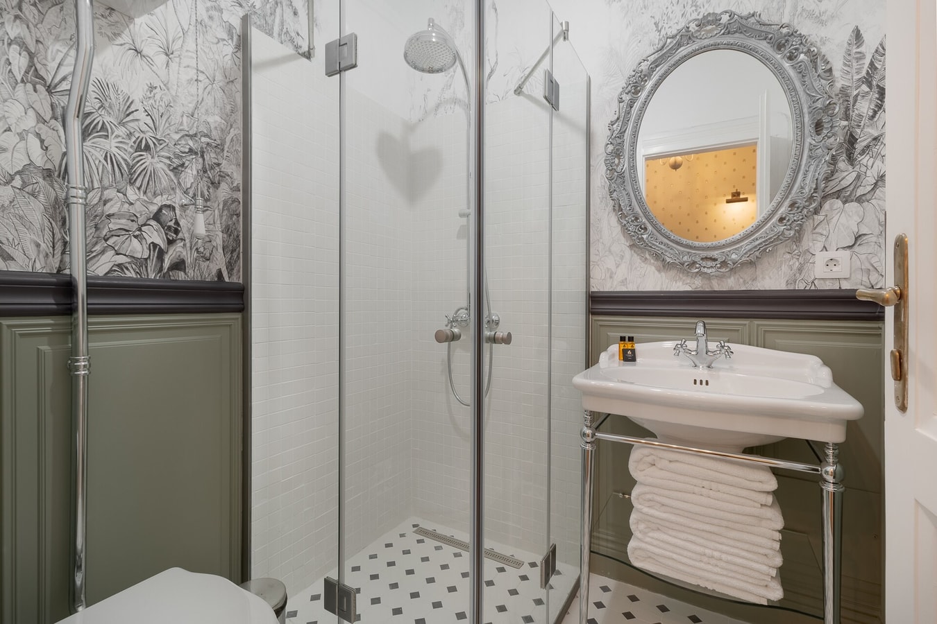 Villa Arta Residence 18 FlatWhite Properties