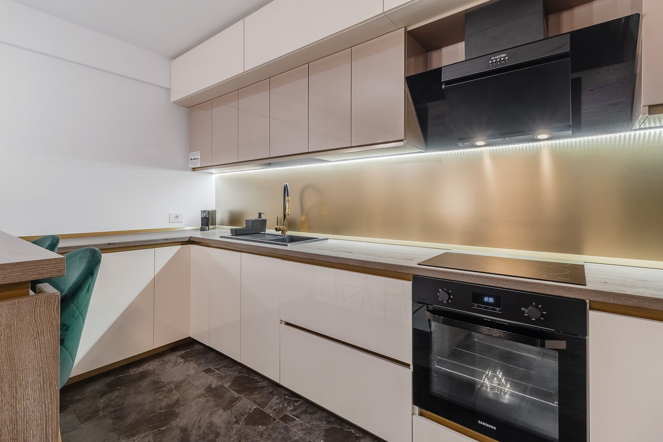 Sunset Flat 12 FlatWhite Properties