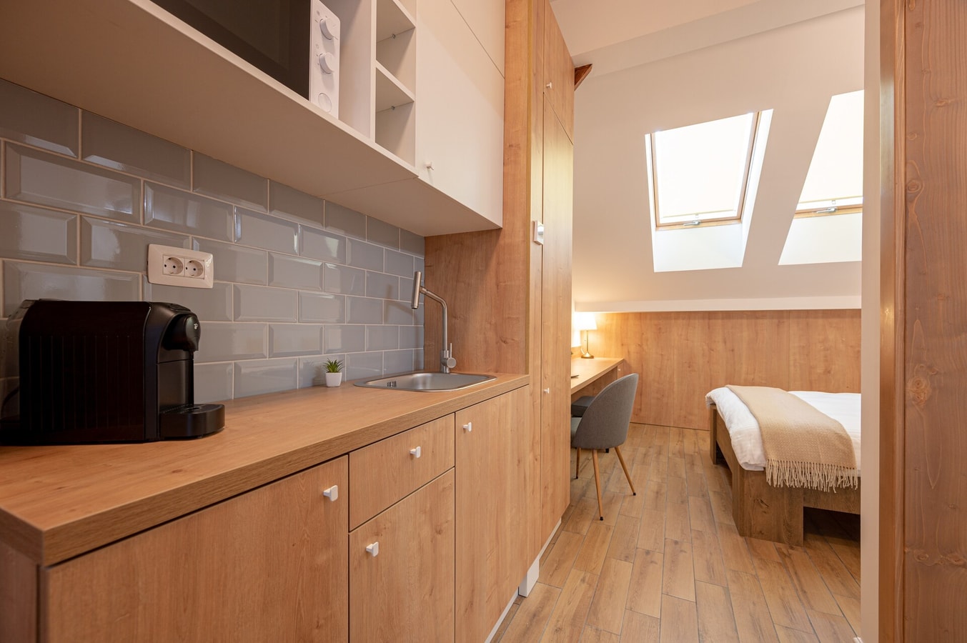 Central Park Three, Room in City Centre 6 FlatWhite Properties