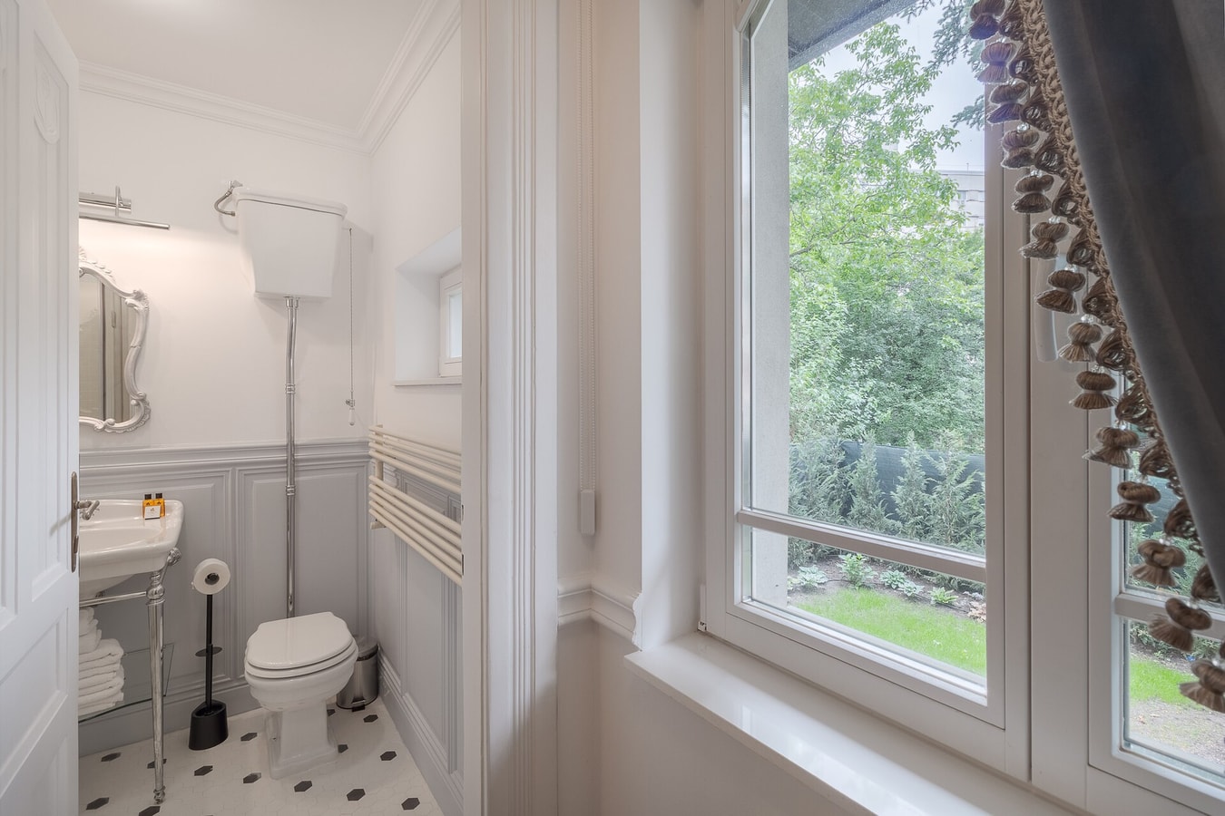 Arta Residence Two 10 FlatWhite Properties