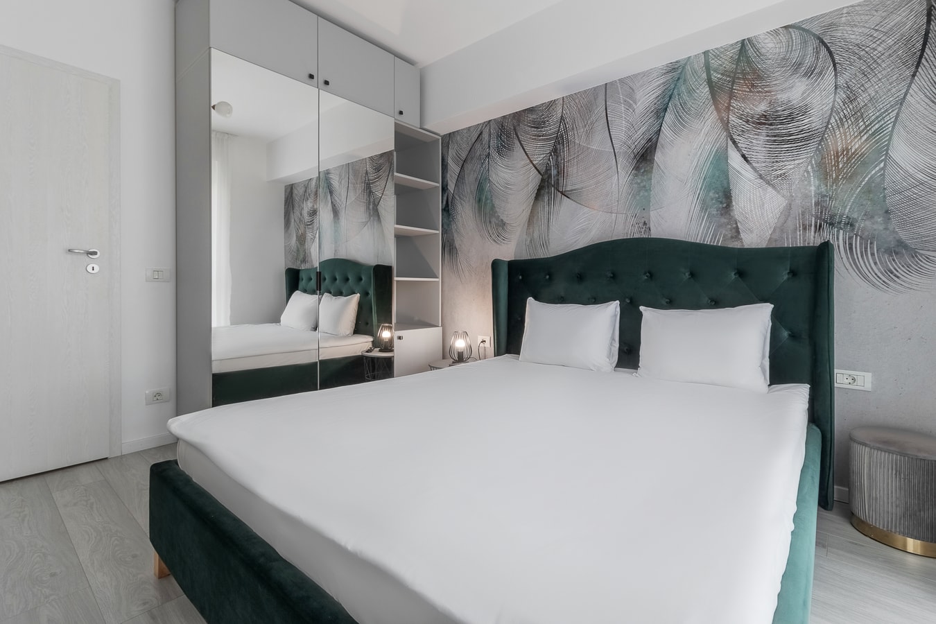 Rosewood Gold 15 FlatWhite Properties