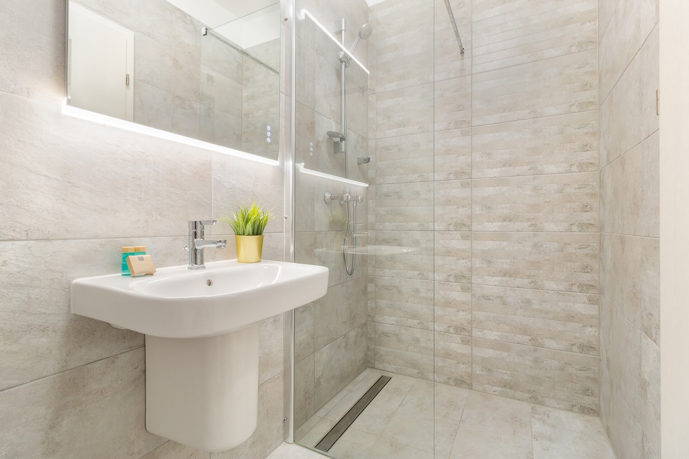 Vancouver Flat 17 FlatWhite Properties