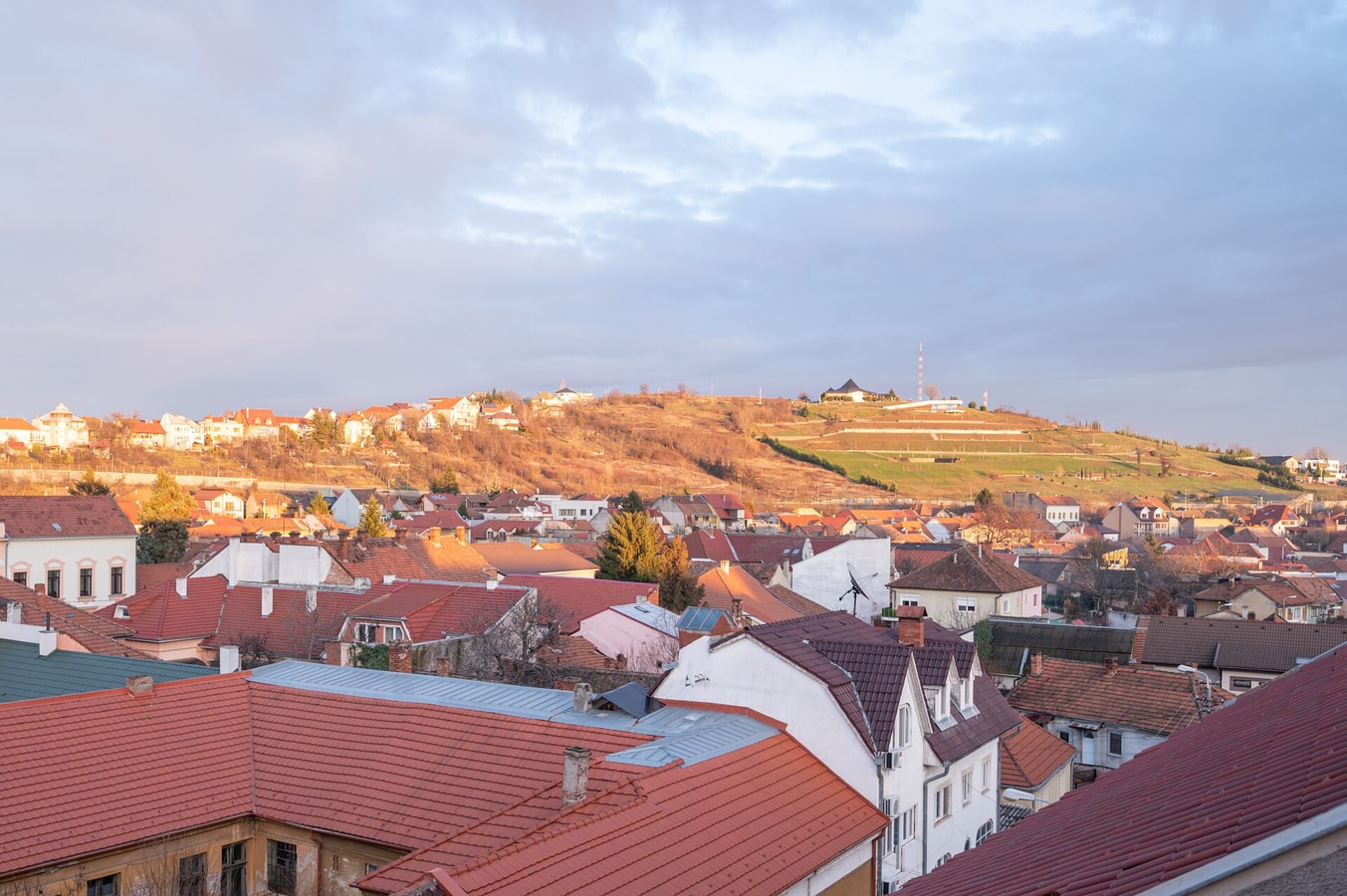 Tei 18, Two Bedrooms in City Centre near Aquapark 9 FlatWhite Properties