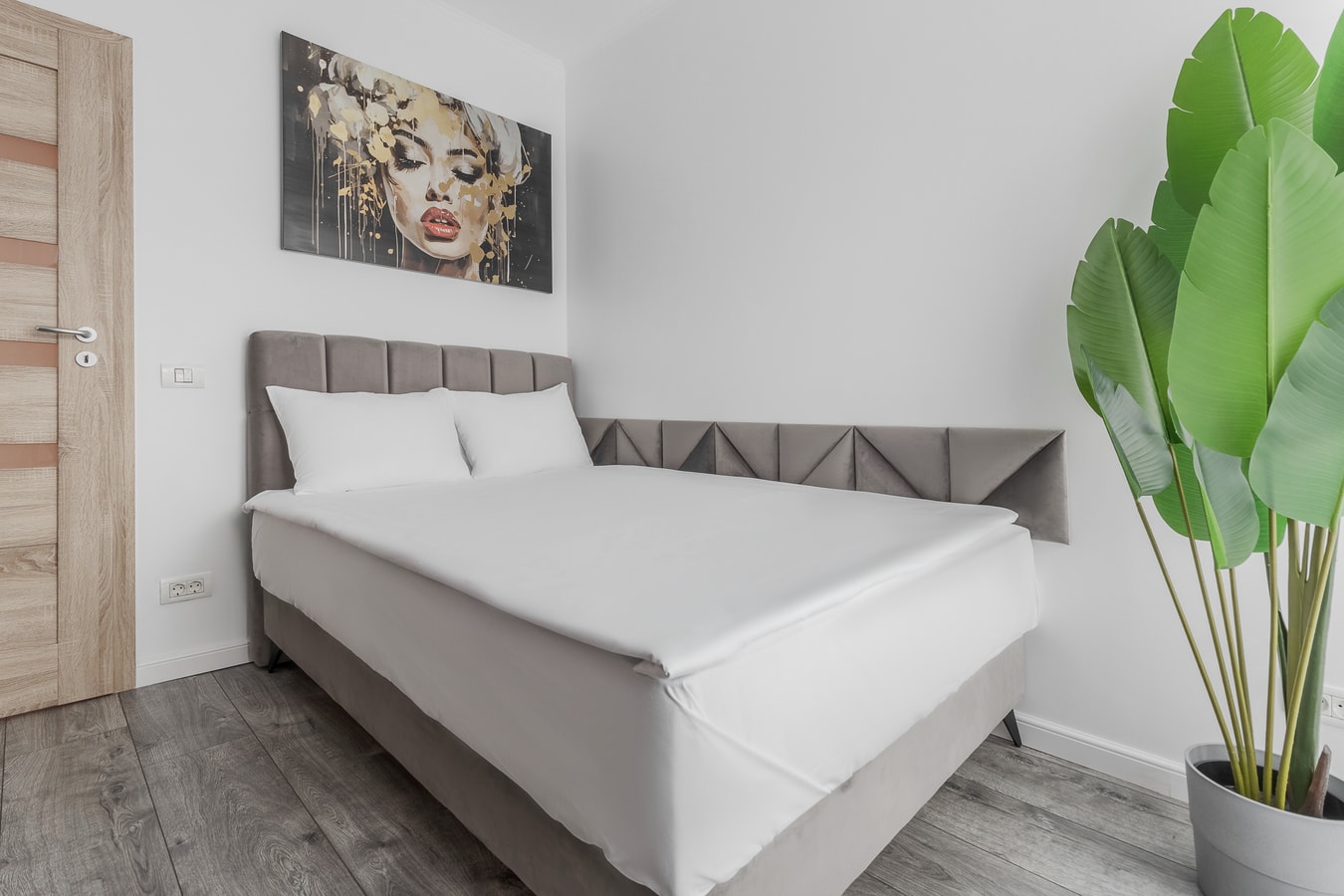 Skyline Retreat 16 FlatWhite Properties