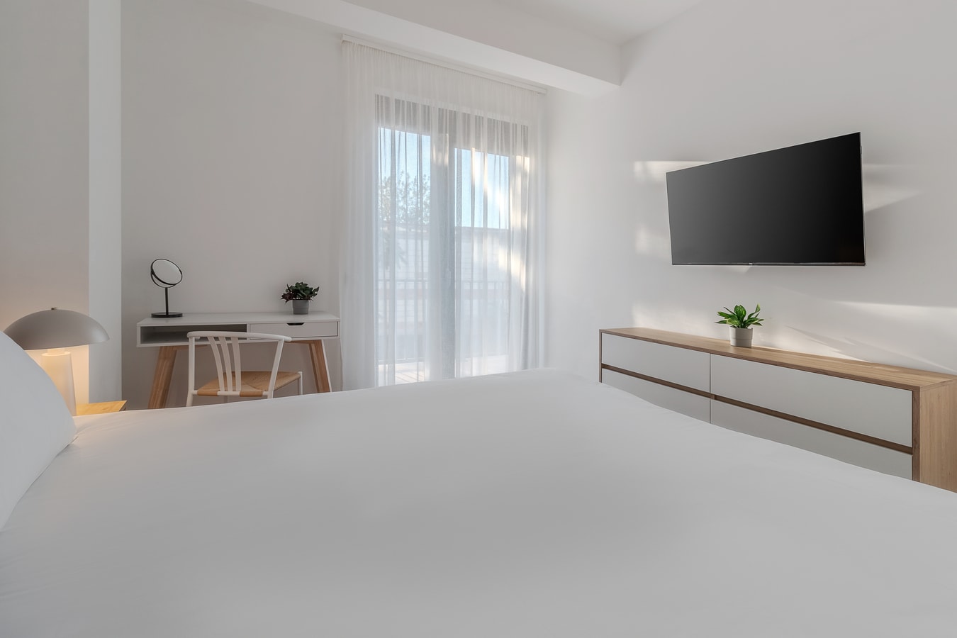 Oak Flat | 2BR, 2BA & Private Parking 6 FlatWhite Properties