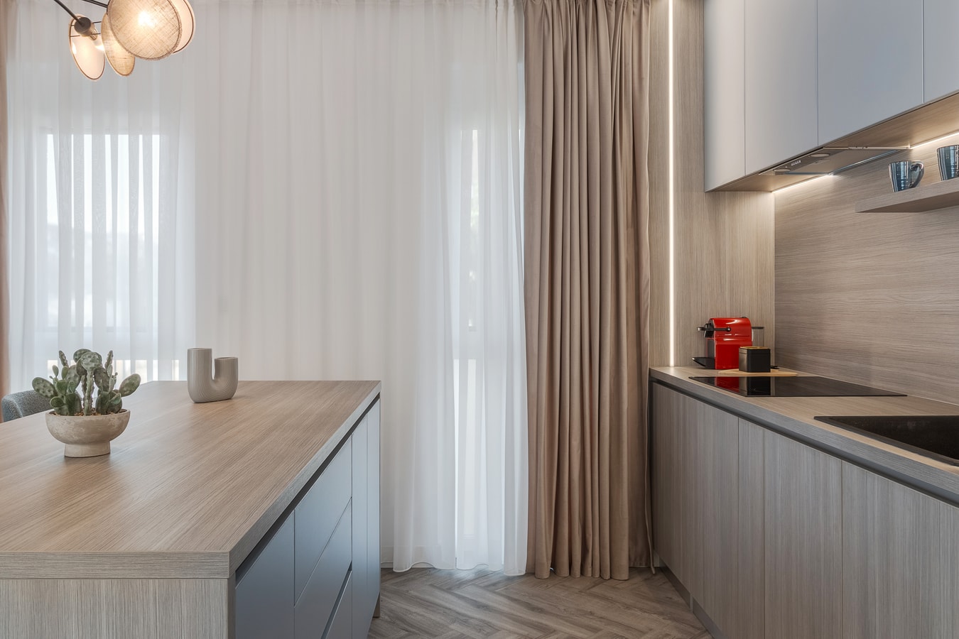 Lumiere Aqua 11 FlatWhite Properties