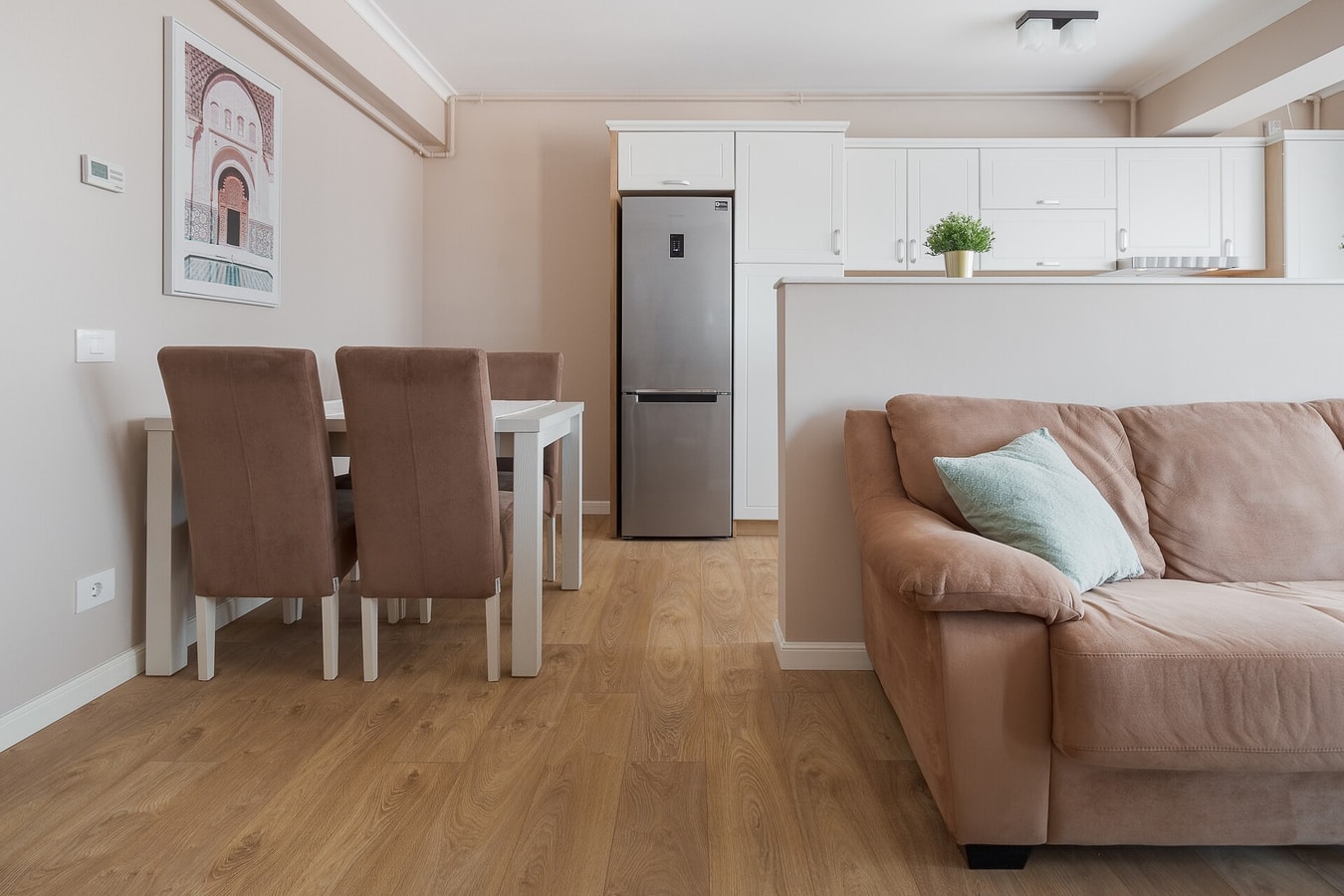 Warm Flat 11 FlatWhite Properties