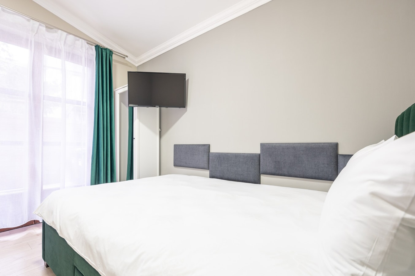 House Flat 8 FlatWhite Properties