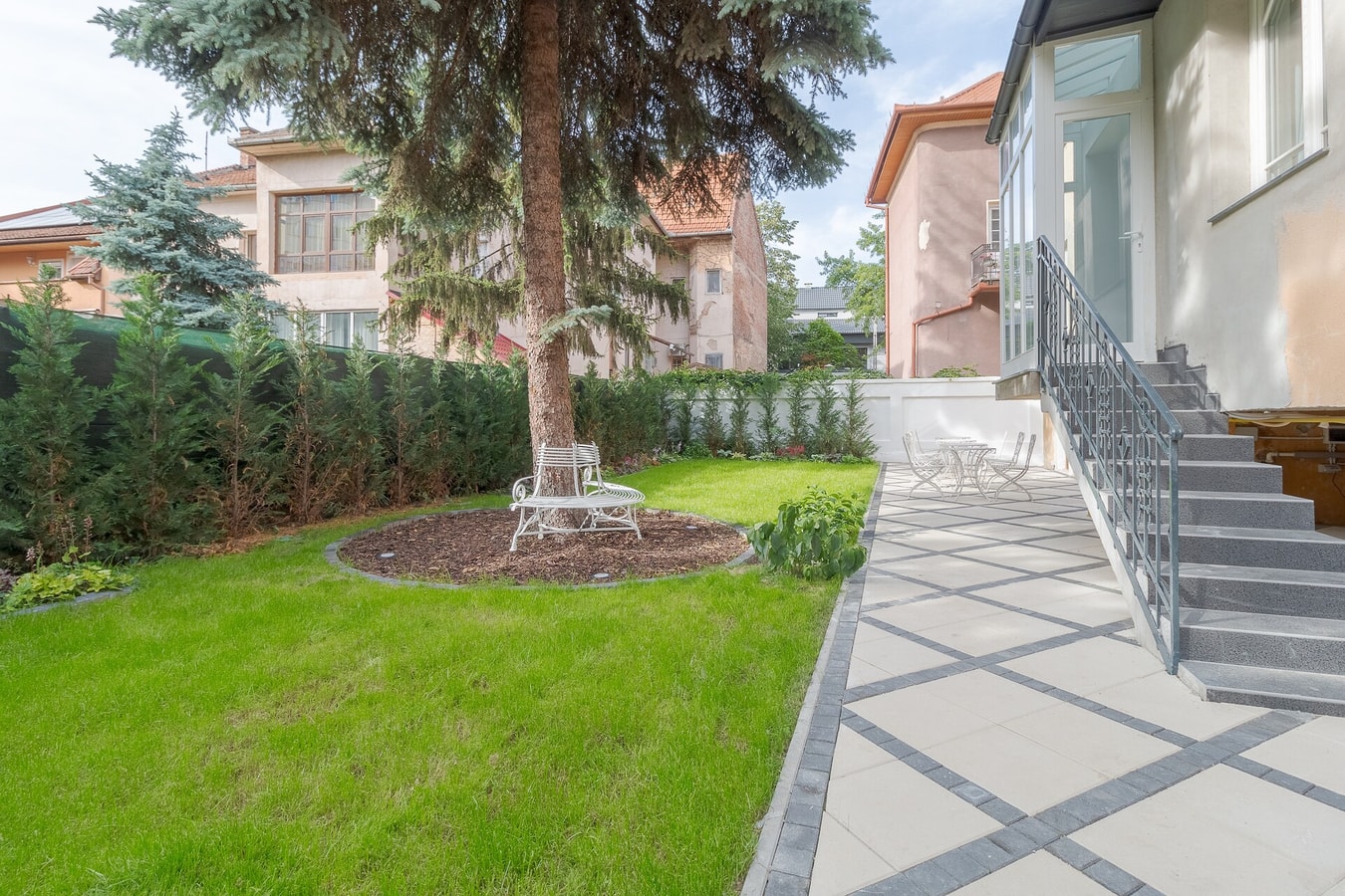 Villa Arta Residence 14 FlatWhite Properties