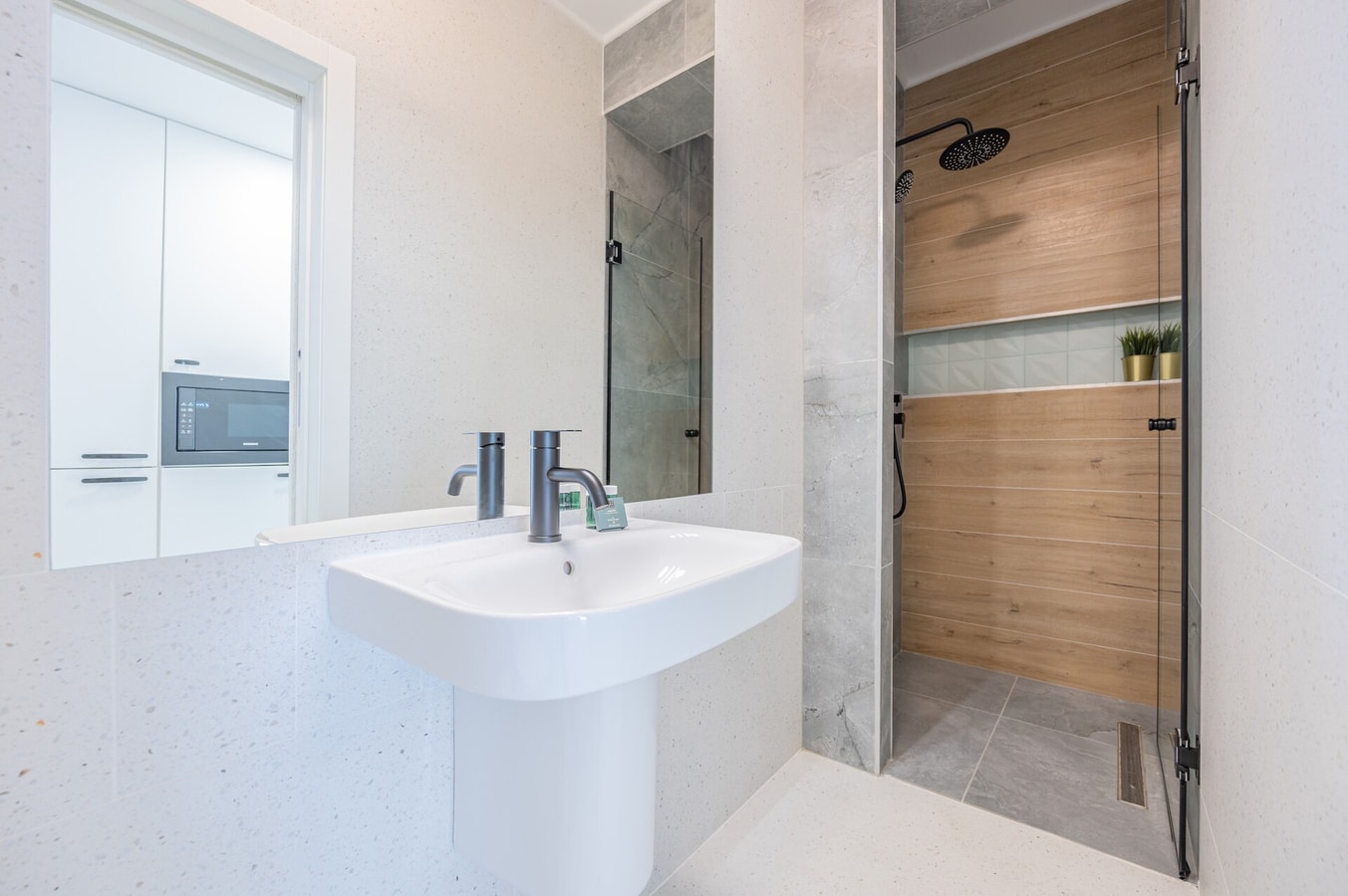 Limoncello river view 12 FlatWhite Properties