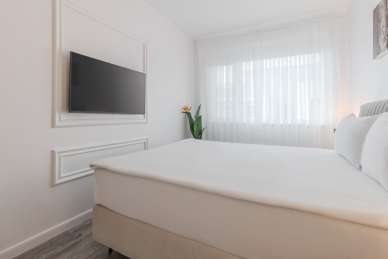 Skyline Retreat 11 FlatWhite Properties