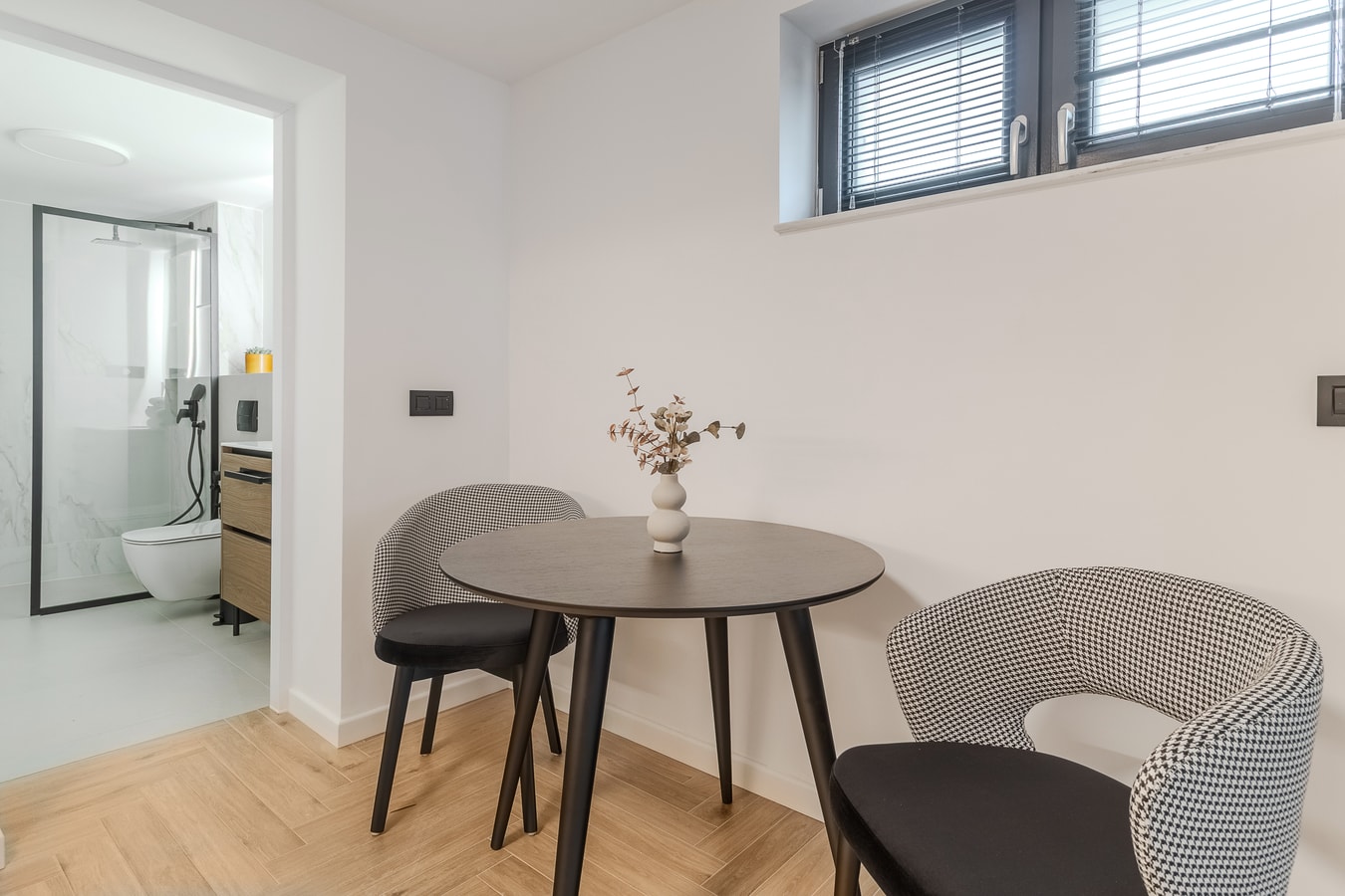 Lite Residence 01 12 FlatWhite Properties