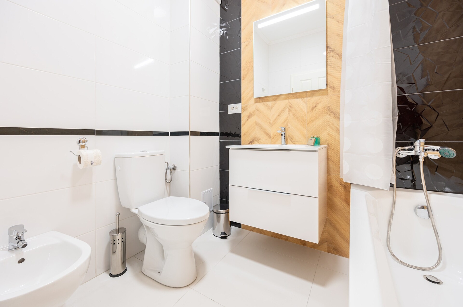 Brioni Flat 6 FlatWhite Properties