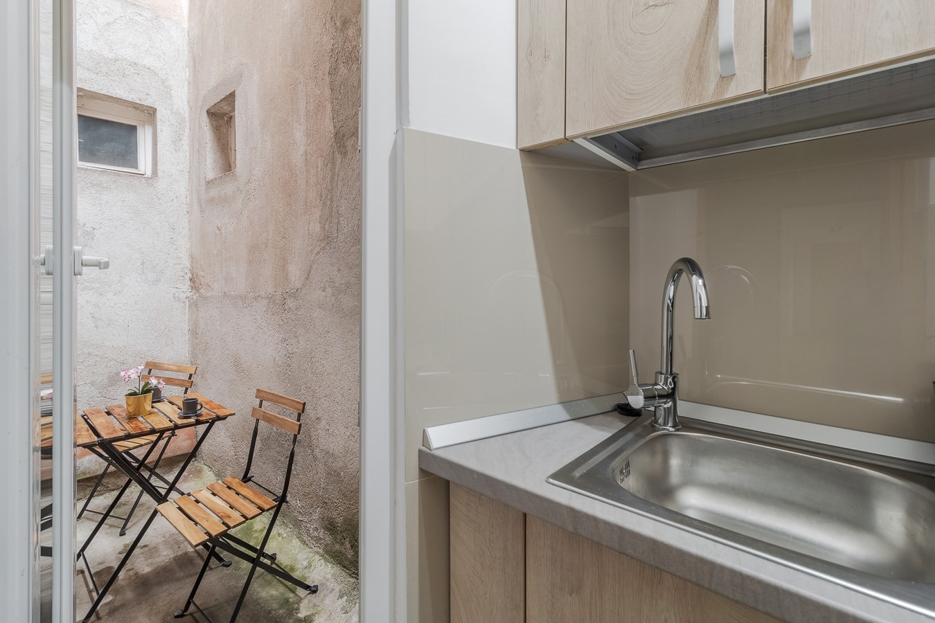 Eden Central Stay 11 FlatWhite Properties