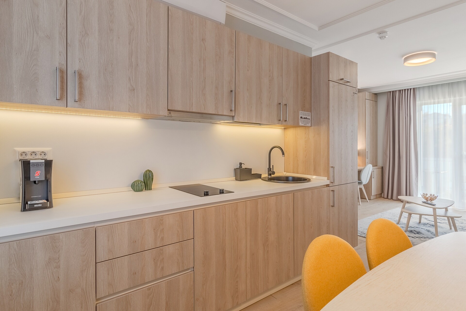 Dozsa Residence Five with shared jacuzzi 17 FlatWhite Properties