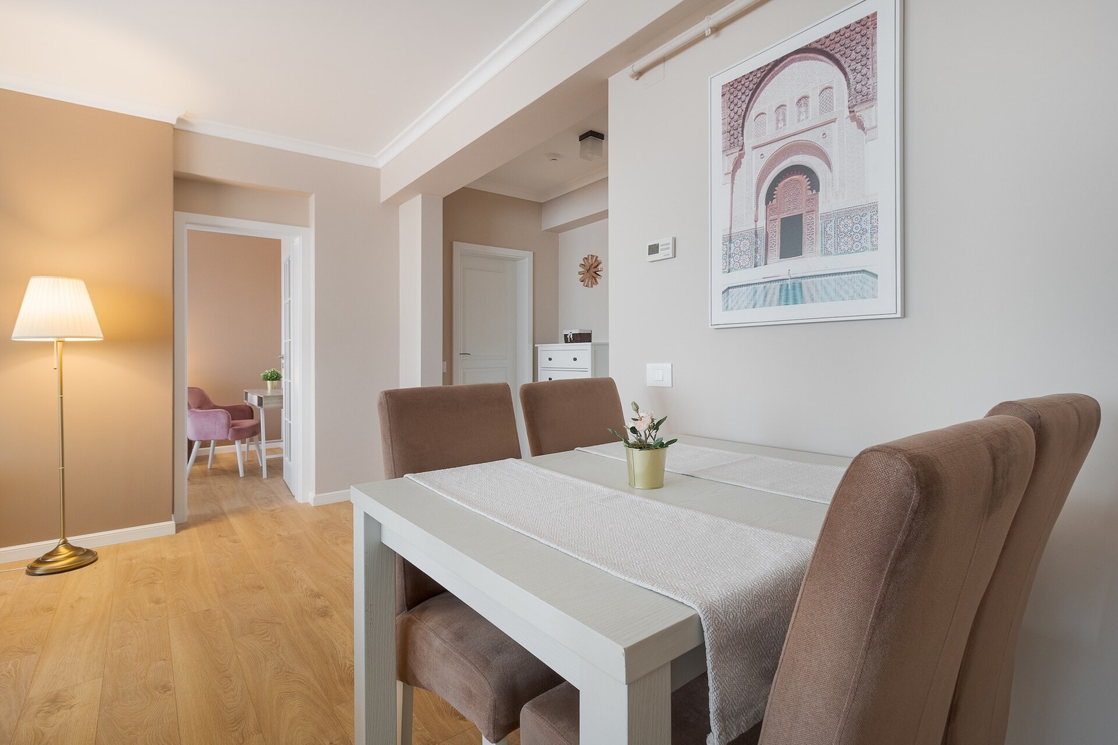 Warm Flat 5 FlatWhite Properties