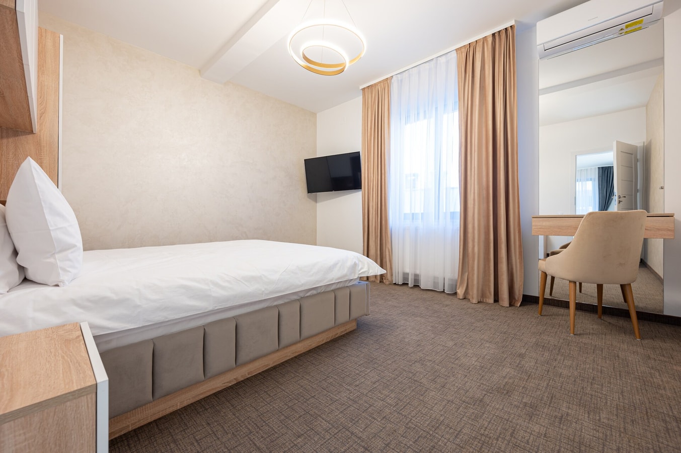 Villa Klia with jacuzzi, sauna near Baile Felix 8 FlatWhite Properties