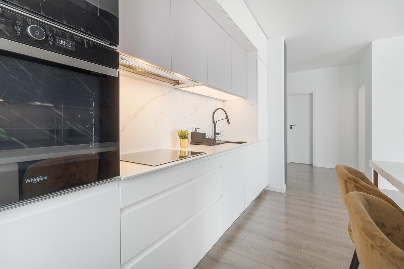 Magic Sunset 15 FlatWhite Properties