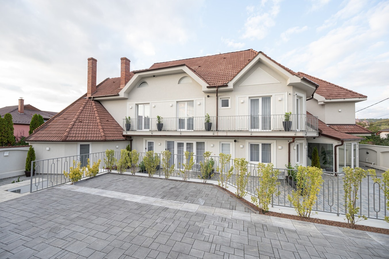 Dozsa Residence Three, split level apartment 24 FlatWhite Properties
