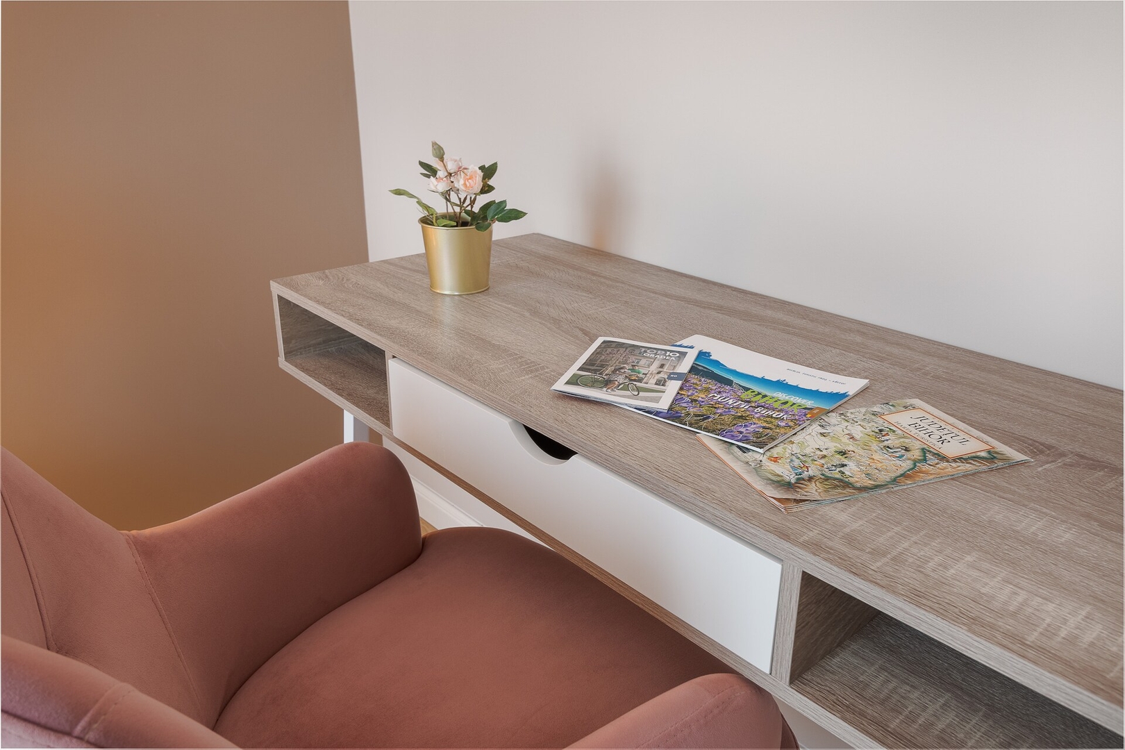 Warm Flat 9 FlatWhite Properties