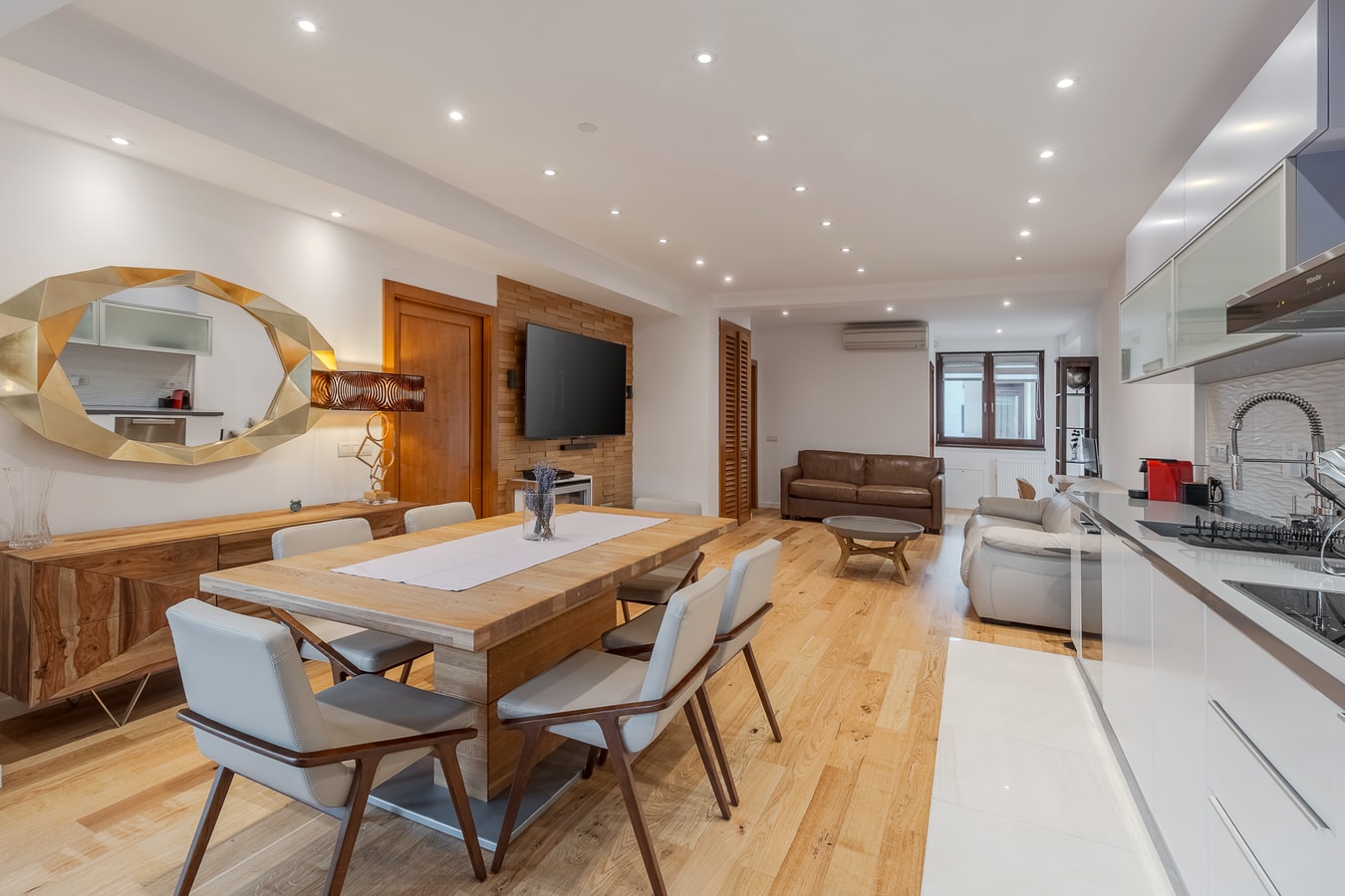 Central Twin Nest 21 FlatWhite Properties
