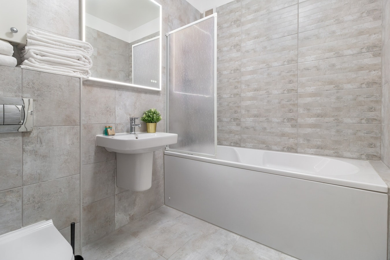 Vancouver Flat 13 FlatWhite Properties