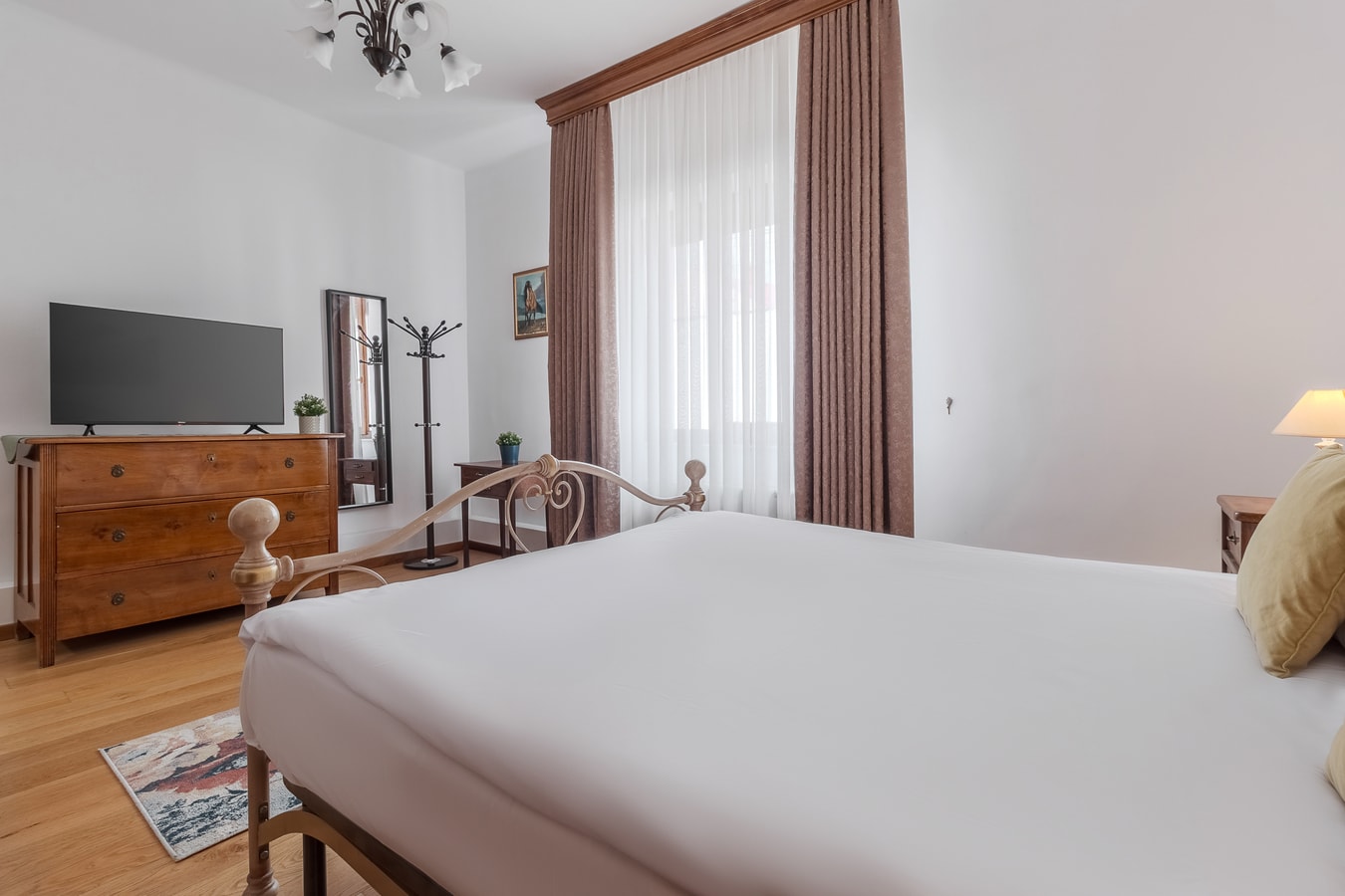 Casa Bella Apartment 10 FlatWhite Properties