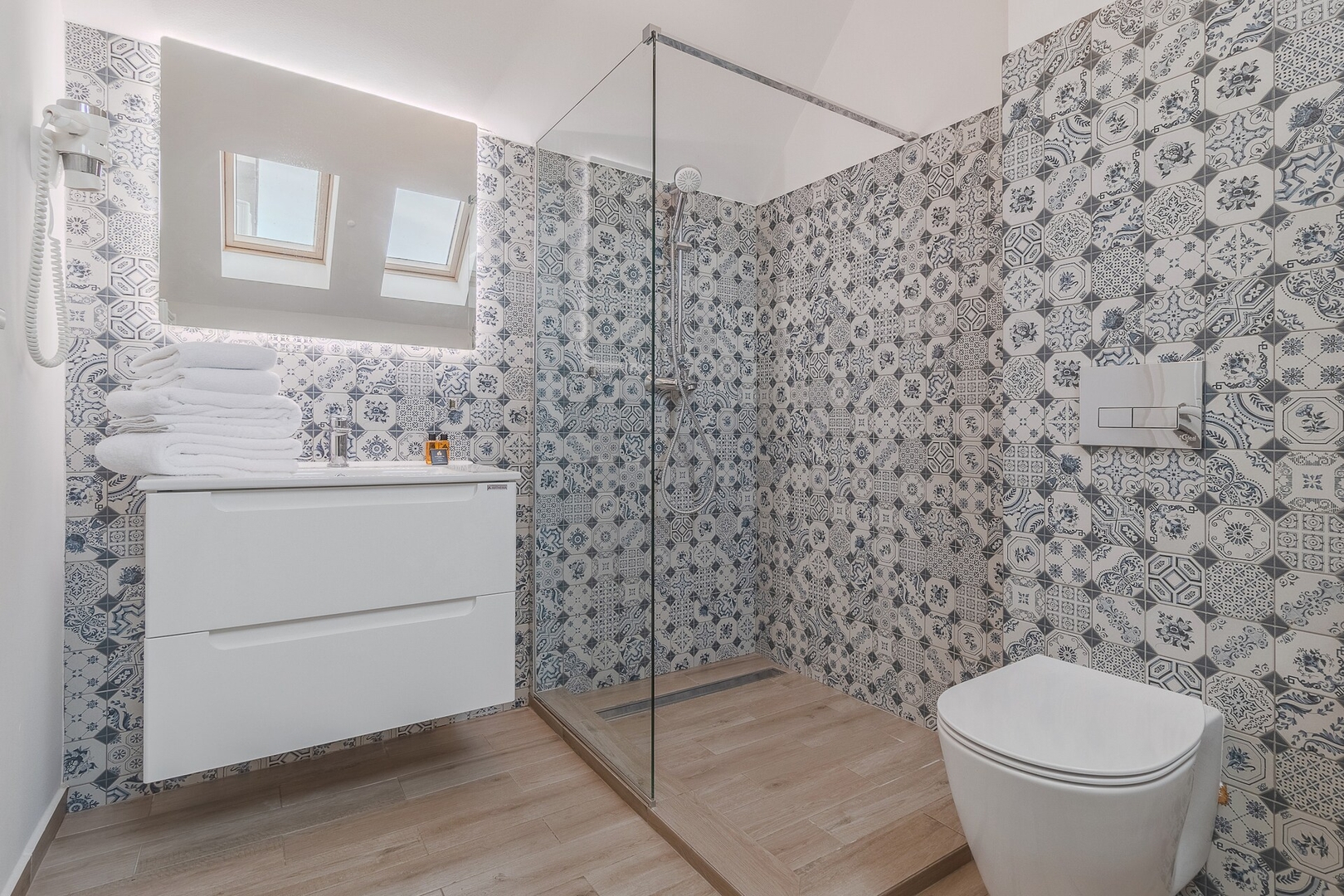 Dozsa Residence Seven 11 FlatWhite Properties
