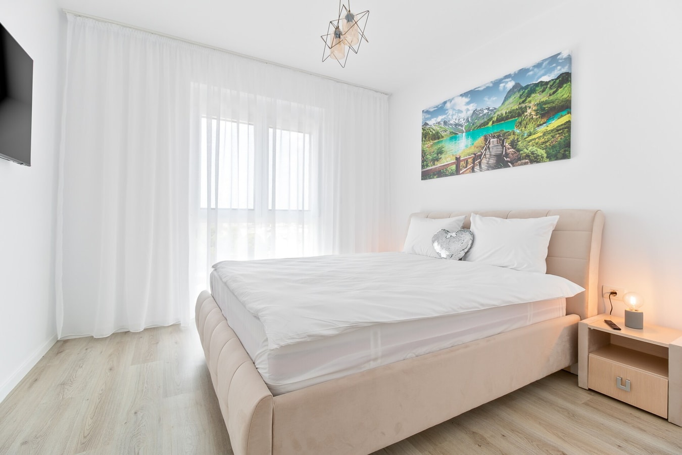 Jolie Flat 5 FlatWhite Properties