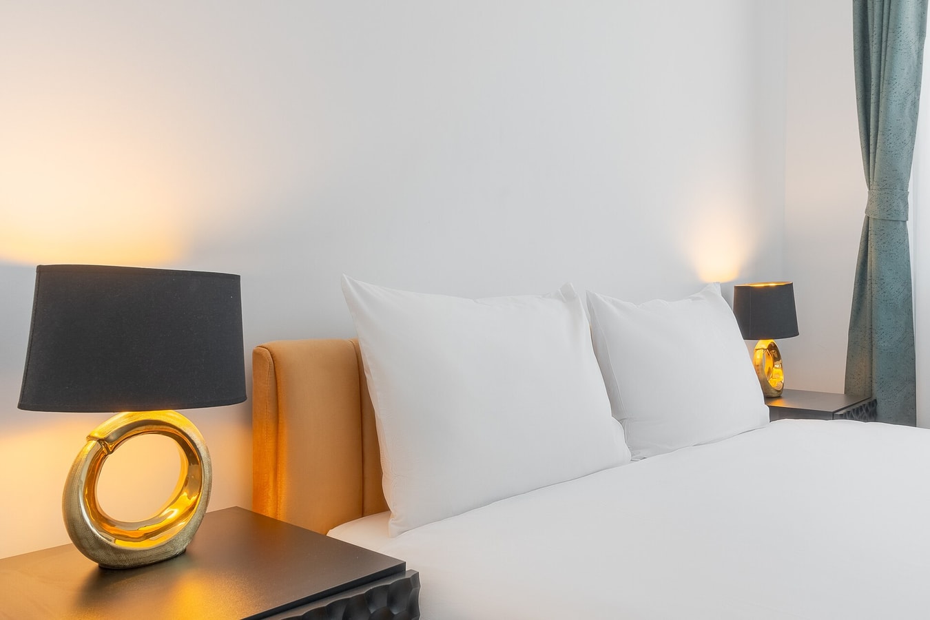 Magic Sunset 17 FlatWhite Properties