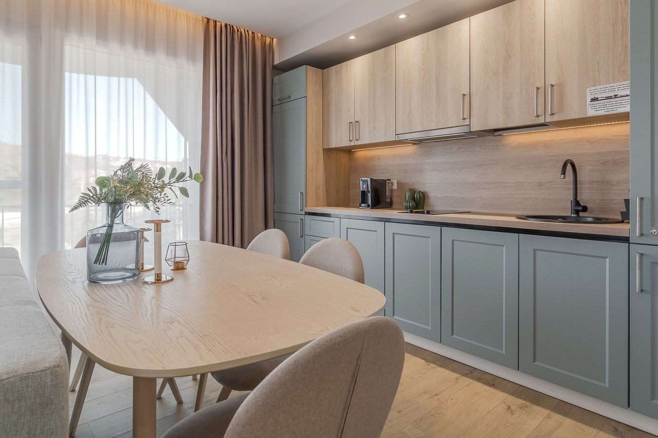 Dozsa Residence Four 8 FlatWhite Properties