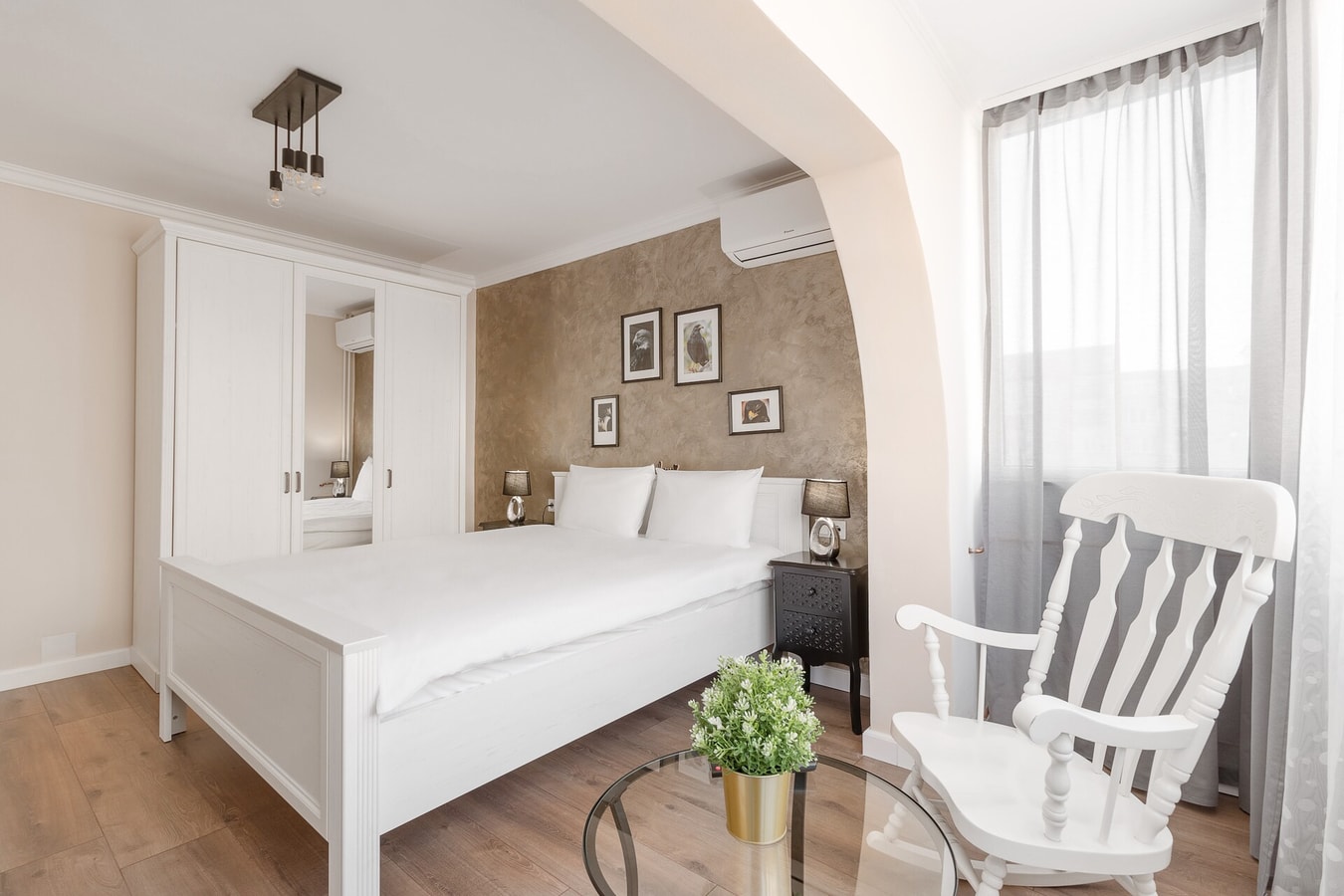 Il Falco Nero 5 FlatWhite Properties